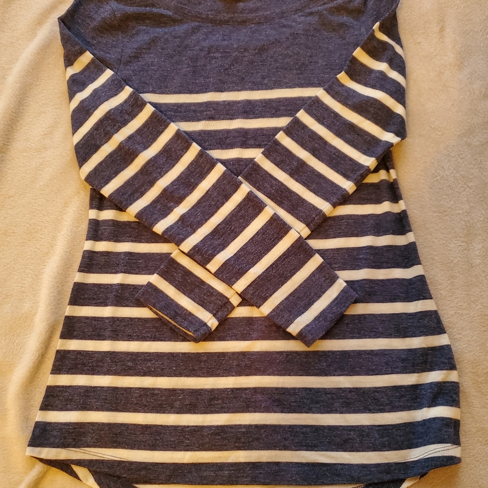 Old Navy long sleeve shirt